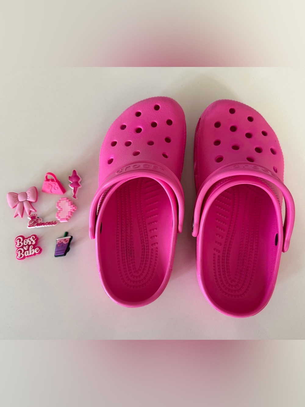 CROCS Classic Clog - Bright Pink